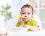 Come scegliere un seggiolone per dare da mangiare a un bambino per non commettere errori?