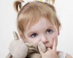 Боремся с плохими привычками с детства или как отучить ребенка от сосания пальца?
